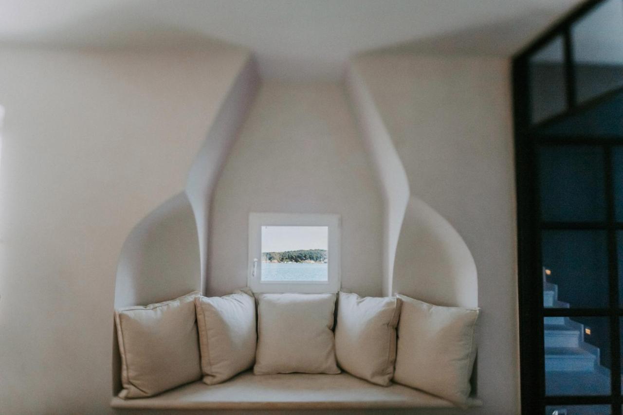 Luxury Seafront Palazzo Villa Rovinj Exterior photo