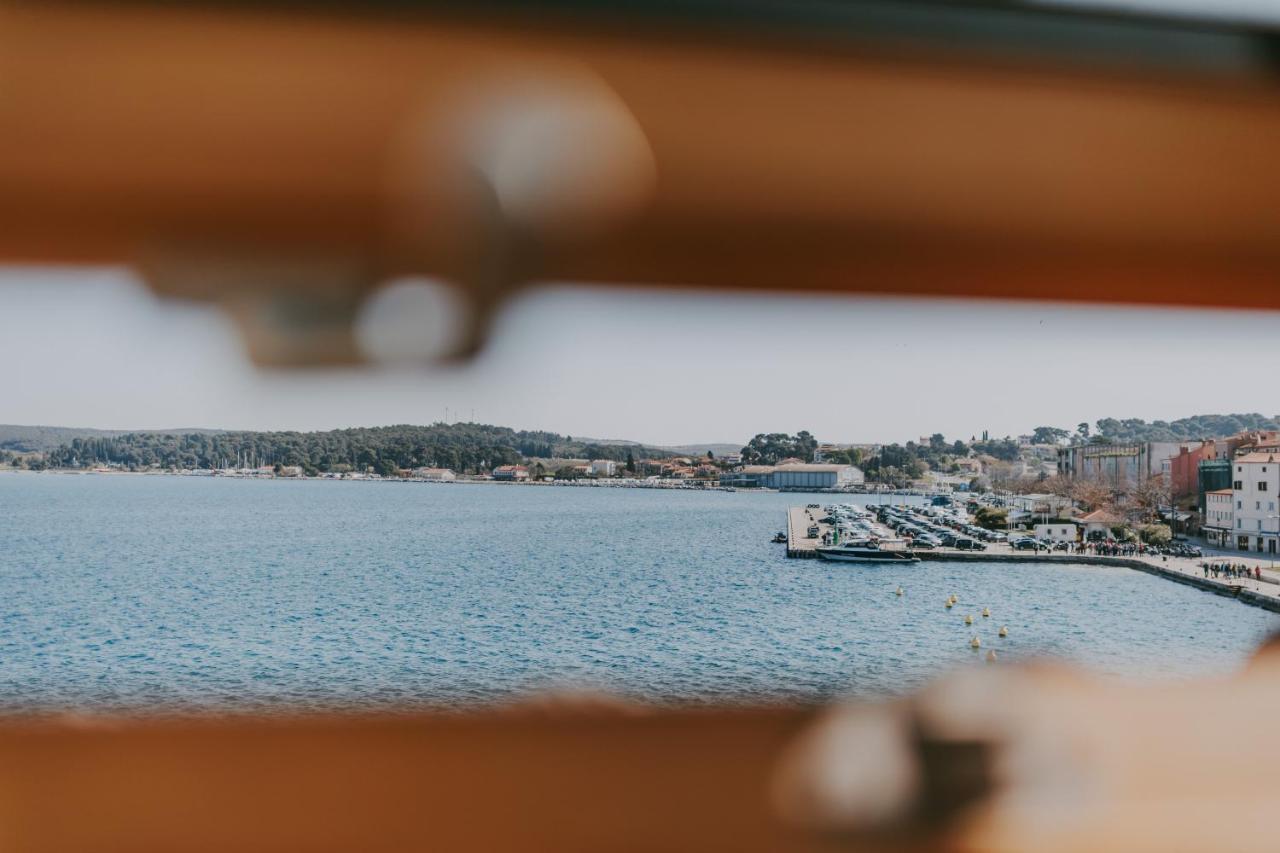 Luxury Seafront Palazzo Villa Rovinj Exterior photo