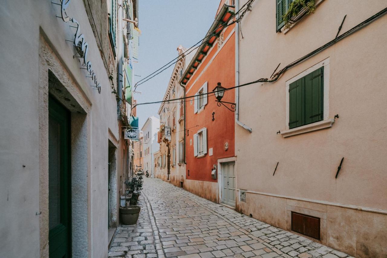 Luxury Seafront Palazzo Villa Rovinj Exterior photo