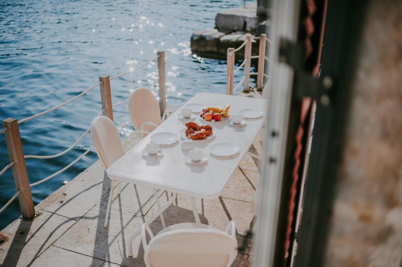 Luxury Seafront Palazzo Villa Rovinj Exterior photo